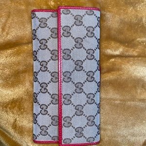 Gucci Women's red Continental Wallet